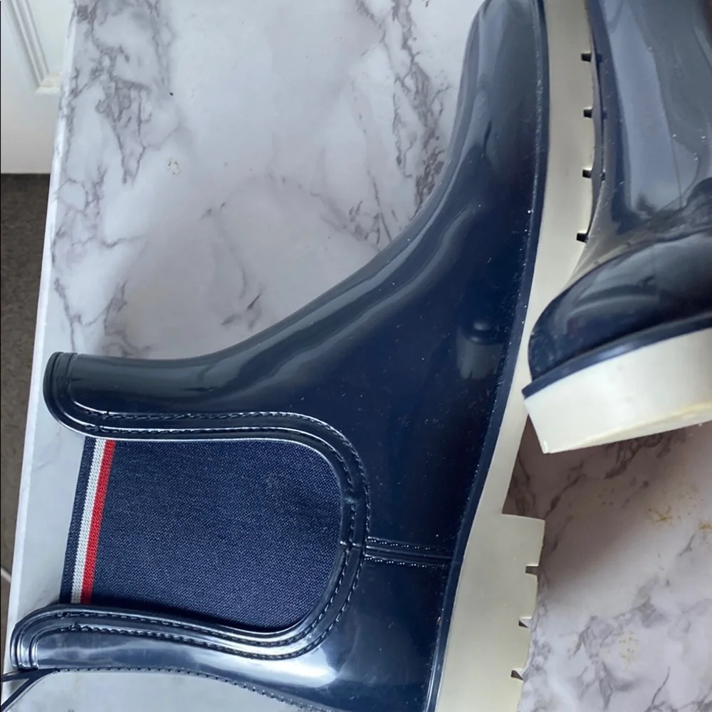 Tommy Hilfiger Blue and White Rain  Chelsea Boots Size 9 Nautical